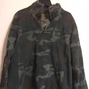 Camouflage Pullover